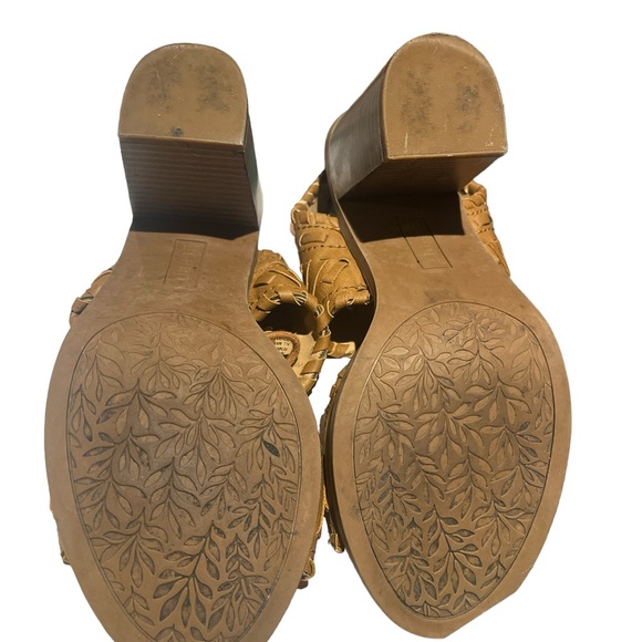 Esprit lace up Gladiator Sandals with a chunky heel, Size 7M. Gently used. - Picture 4 of 4